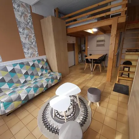 2 A 4 Personnes Avec Garage Prive Apartment